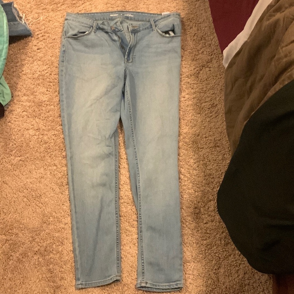 Size 14 light wash high rise super skinny jeans old navy
